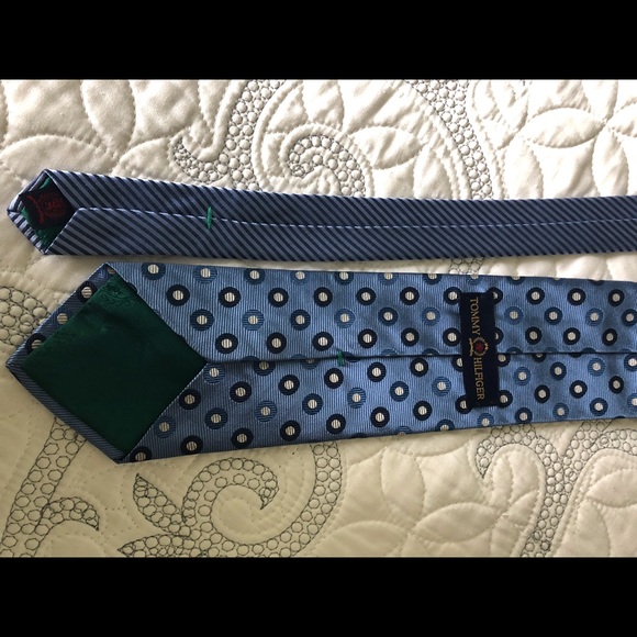 Tommy Hilfiger tie. - Picture 2 of 2